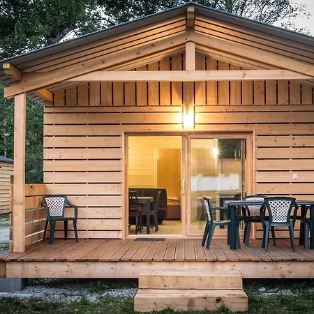 Camping Village Mont Blanc - Camping L'ecureuil 3*