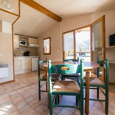 Village Mont Blanc - Camping L'ecureuil Campsite 3*